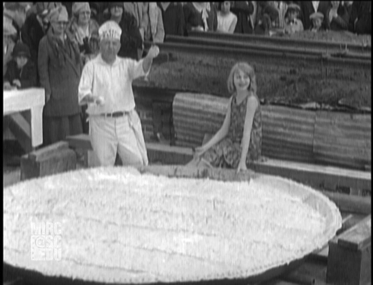 1928-March11_LargestPieBaked1_medium.jpg